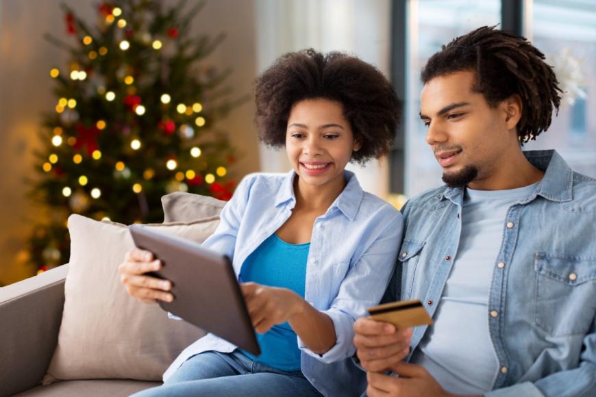 People holiday shopping online